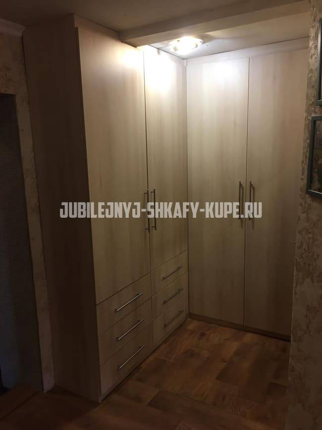 Шкафы угловые Юбилейный